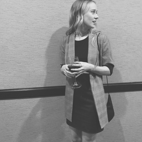 Meet your Posher, Sarah - Picture 2 of 2